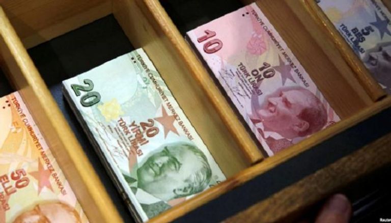 انهيار الليرة يضيق الخناق على البنك المركزي التركي