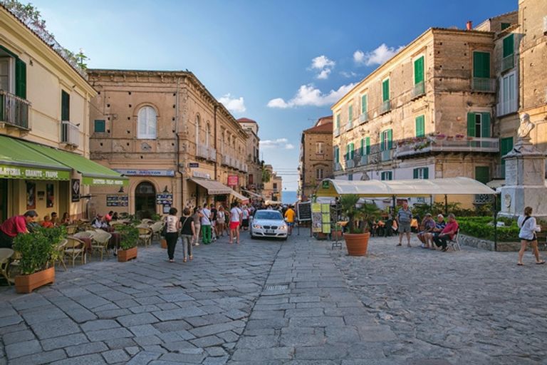 تروبيا الإيطالية.. مدينة الطبيعة البكر 