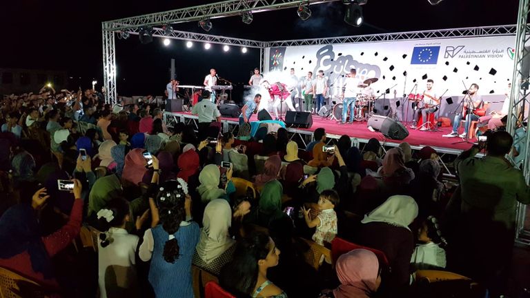 مهرجان "ع السطح"