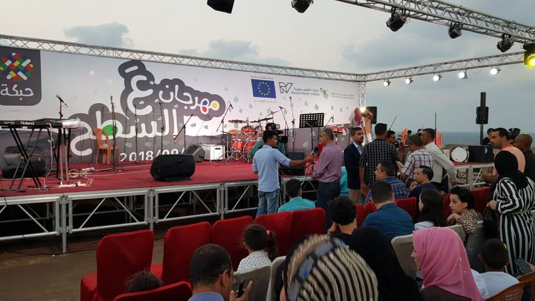 مهرجان "ع السطح"