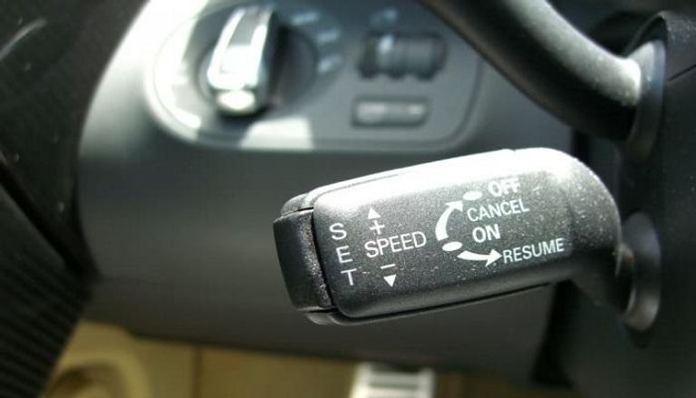 إرشادات ضرورية للسائقين عند تعطل "مثبت السرعة"