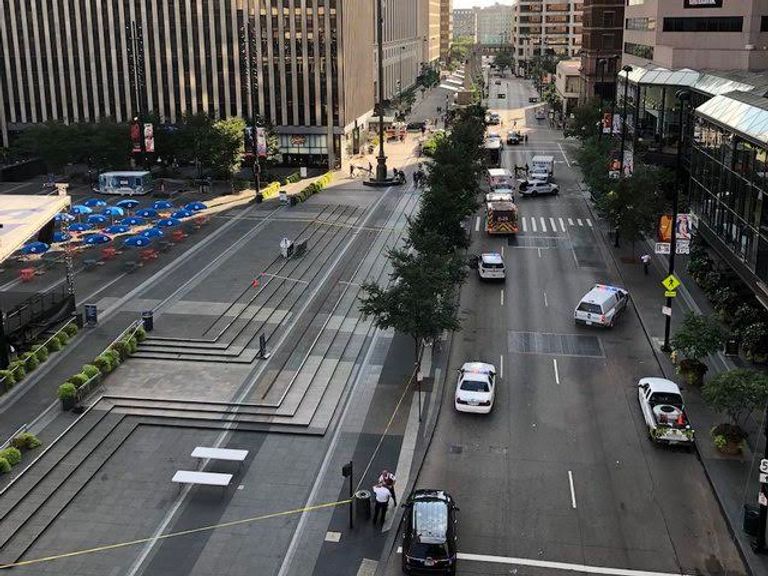 قوات الشرطة في موقع إطلاق النار