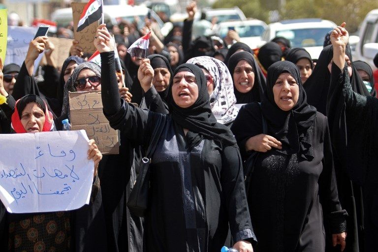 مسيرة نسائية تضامنا مع أهالي البصرة مظاهرة في بغداد تضامنا مع أهالي البصرة