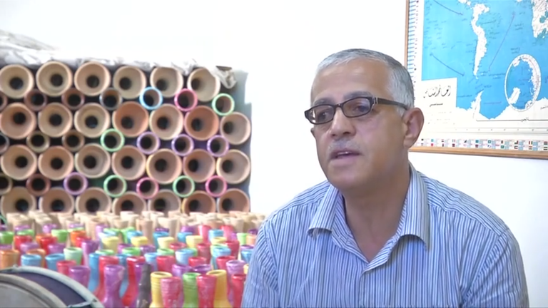 الفلسطيني أيوب الزعتري يجمع بين التراث والفن في الطبول