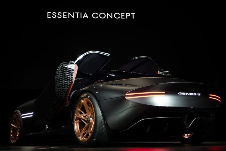 موديل إسينتيا