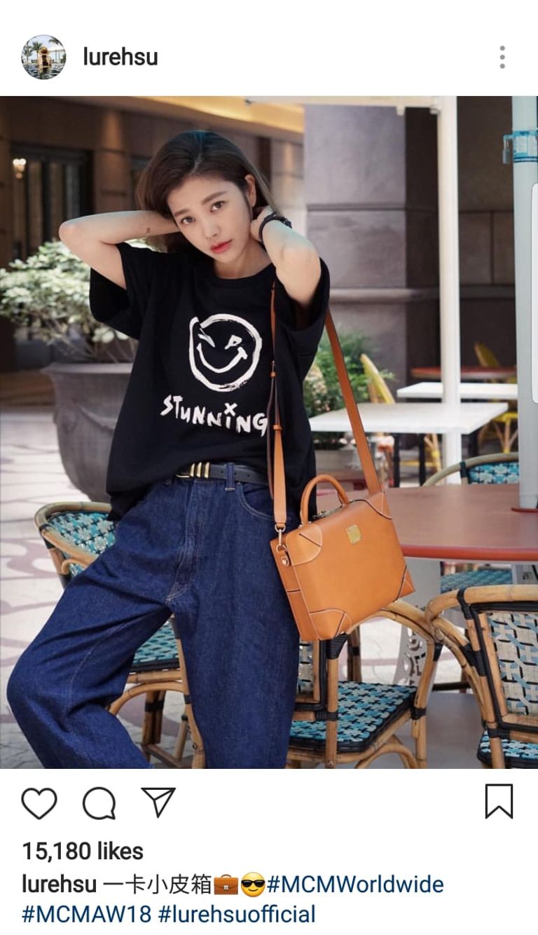 مصممة الأزياء الصينية 