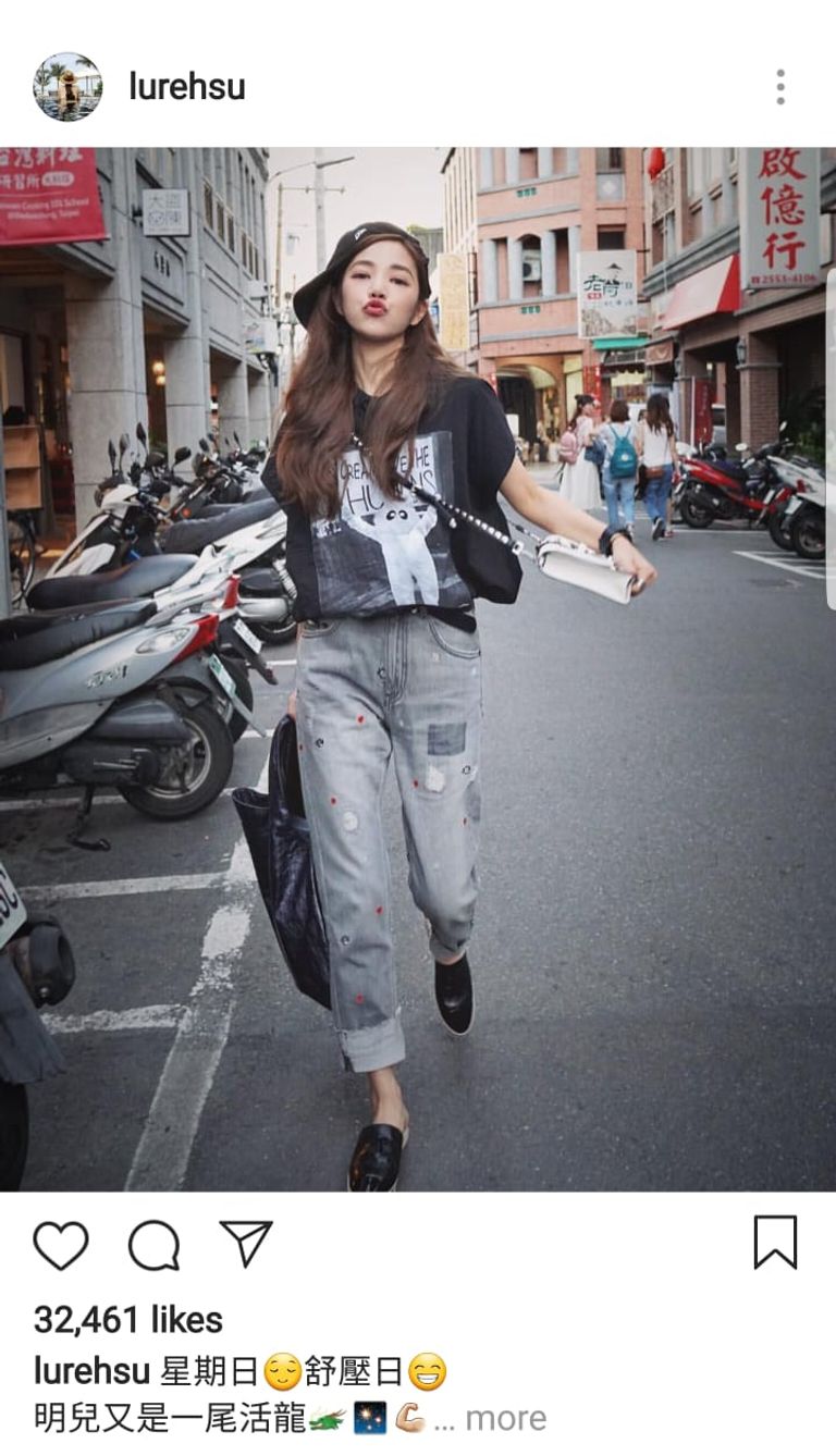 مصممة الأزياء الصينية 