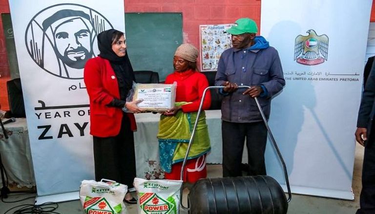 السفارة الإماراتية توزع حزمة من المساعدات الخيرية في ليسوتو