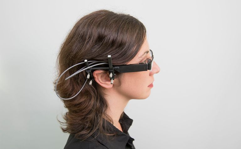 نظارة مايكروسوفت تستهدف الحماية من الجلطات الدماغية