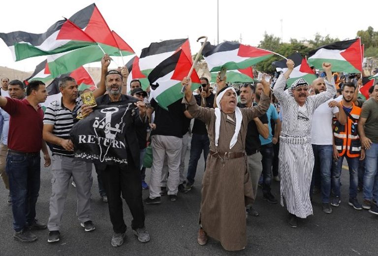 احتجاجات فلسطينية على هدم الخان الأحمر احتجاجات فلسطينية على هدم الخان الأحمر - أ.ف.ب