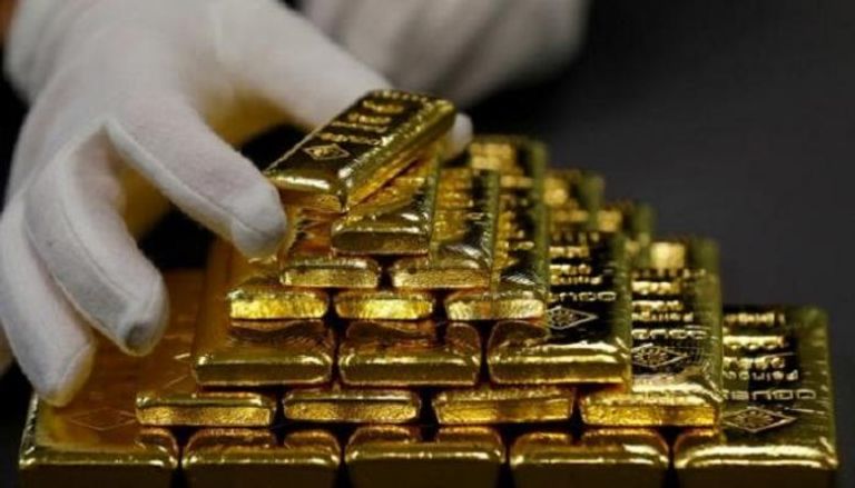 الذهب يرتفع مع تراجع الدولار أمام الين الياباني