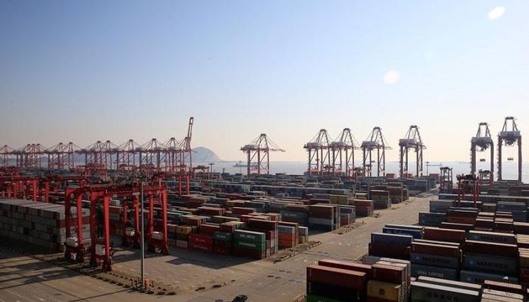 حاويات شحن في ميناء صيني - رويترز