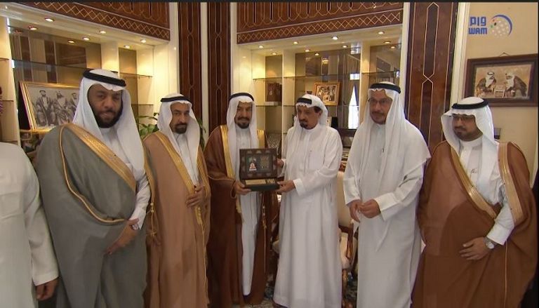 حاكم عجمان يستقبل الوفد السعودي