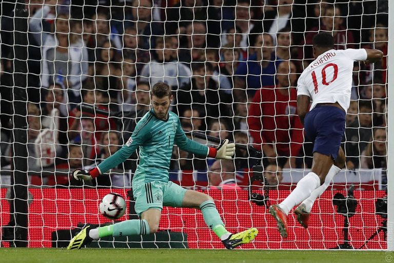 إنجلترا ضد إسبانيا