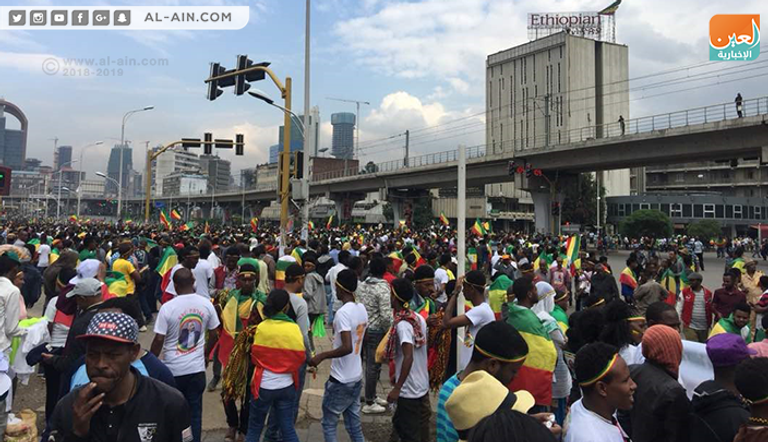 خروج حشود كبيرة لاستقبال محاربي "قنبوت سبات" العائدين إلى إثيوبيا خروج حشود كبيرة لاستقبال محاربي