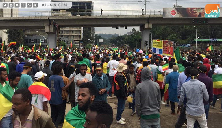 خروج حشود كبيرة لاستقبال محاربي "قنبوت سبات" العائدين إلى إثيوبيا خروج حشود كبيرة لاستقبال محاربي