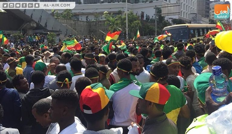 خروج حشود كبيرة لاستقبال محاربي "قنبوت سبات" العائدين إلى إثيوبيا خروج حشود كبيرة لاستقبال محاربي