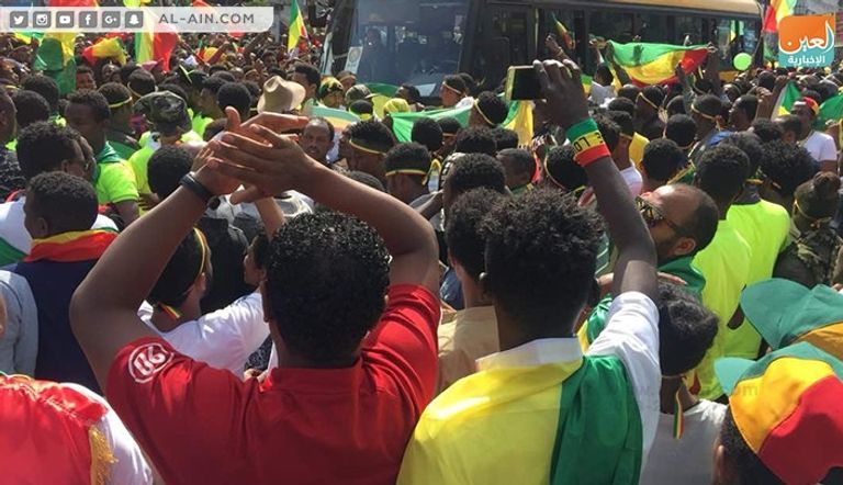 خروج حشود كبيرة لاستقبال محاربي "قنبوت سبات" العائدين إلى إثيوبيا خروج حشود كبيرة لاستقبال محاربي