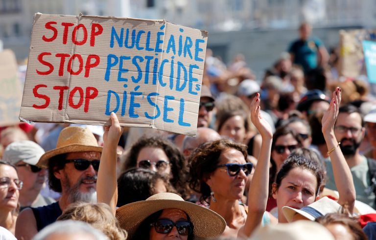 جانب من مظاهرات الفرنسيين في باريس