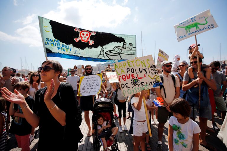 جانب من مظاهرات الفرنسيين في باريس