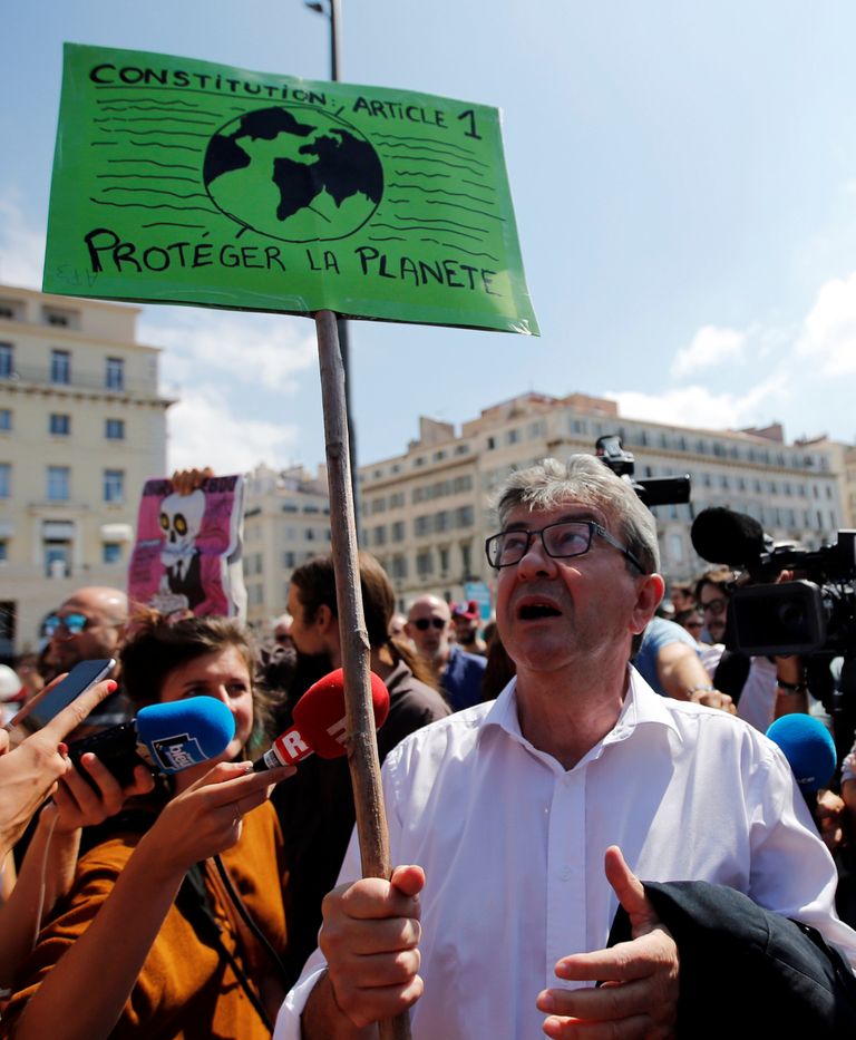 جانب من مظاهرات الفرنسيين في باريس