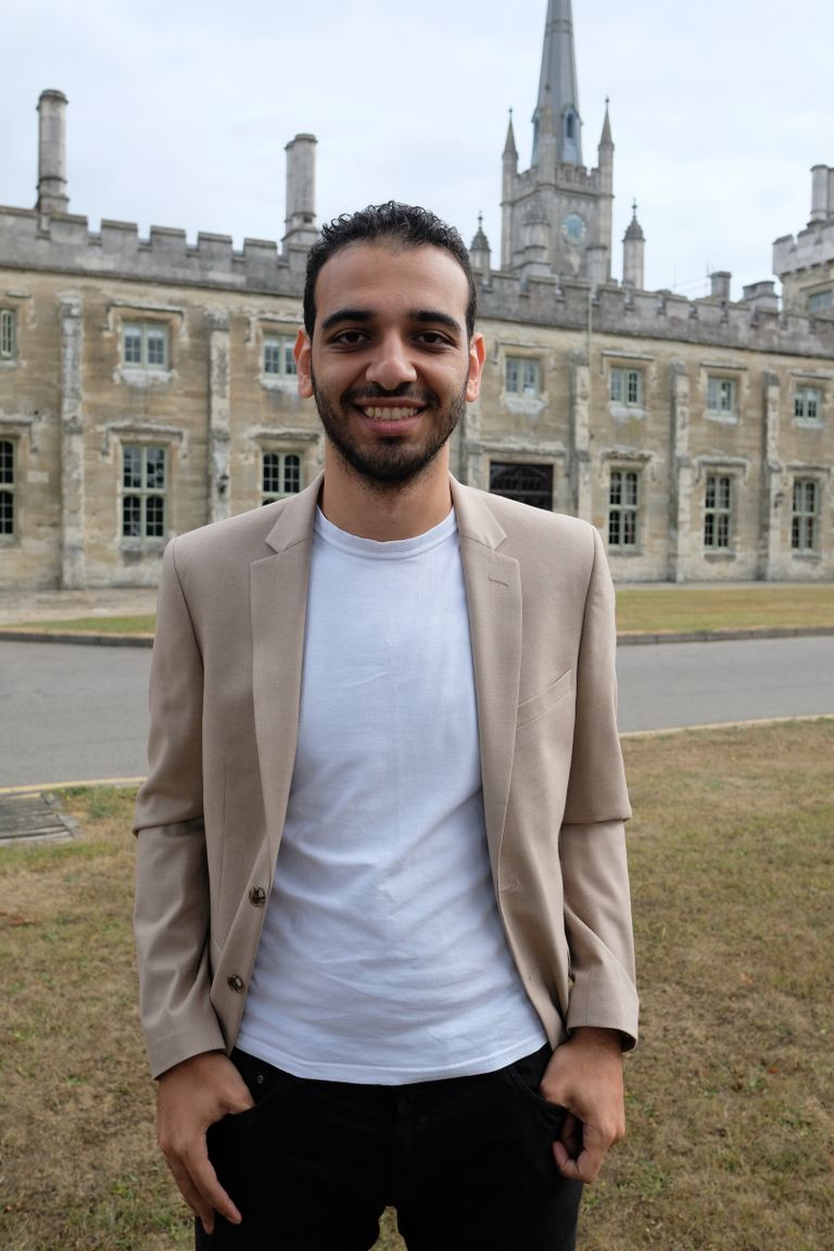 جامعيون في الإمارات يخترعون جهازاً يوفر الكهرباء لمليار إنسان