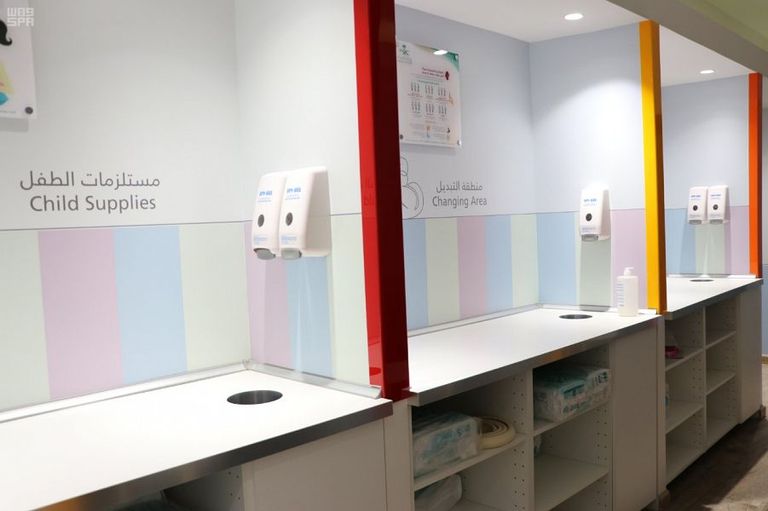 مطارات الرياض تجهّز منطقة للرضاعة الطبيعية في مطار الملك خالد