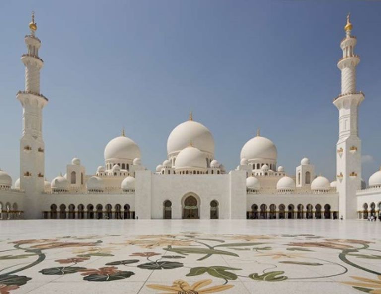 واحة الكرامة بأبوظبي