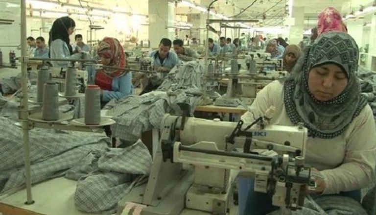 مصنع مصري للملابس - أرشيف