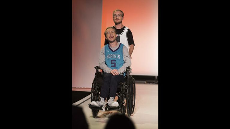 ملابس تكيفية في أسبوع نيويورك ٢٠١٩ ملابس تناسب الجميع في أسبوع نيويورك ٢٠١٩