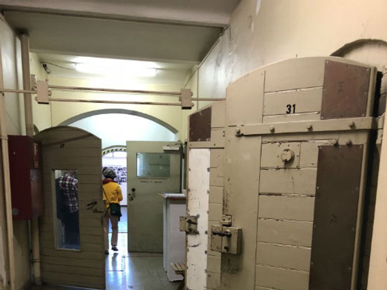 مقابر جماعية لضحايا المجزرة في إيران- صورة أرشيفية