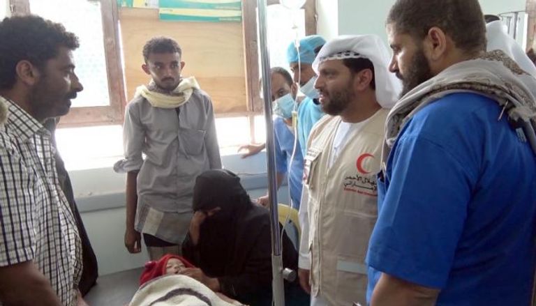 الهلال الأحمر الإماراتي يقدم خدمات للمصابين