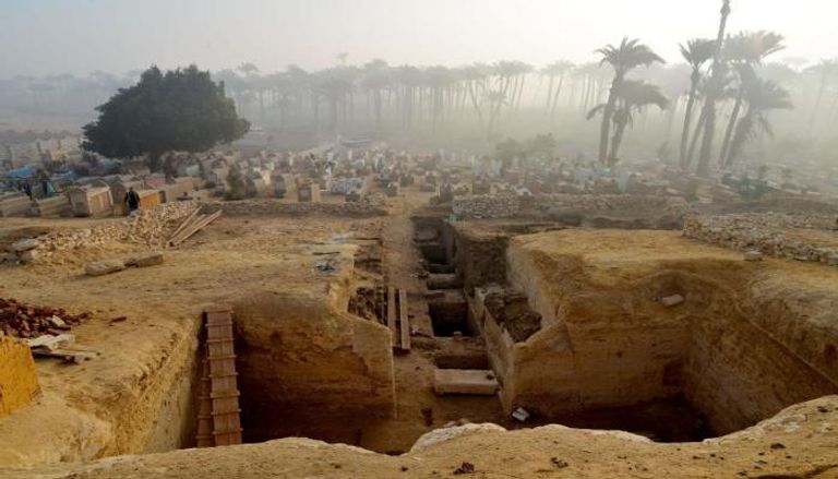 تفاصيل اكتشاف 800 مقبرة أثرية في الجيزة