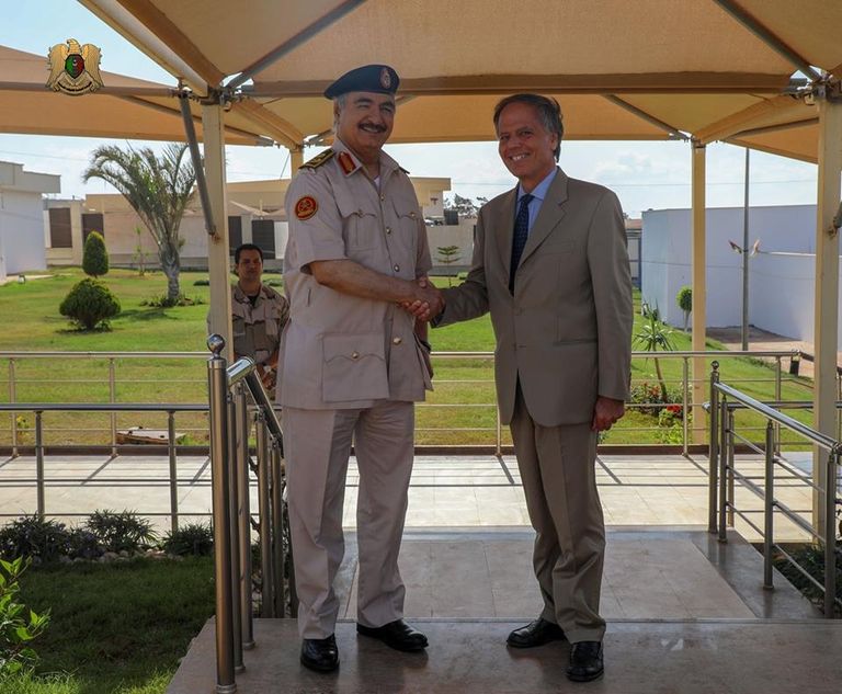 وزير الخارجية الإيطالي والقائد العام للجيش الوطني الليبي صراع إيطالي-فرنسي على النفوذ في ليبيا