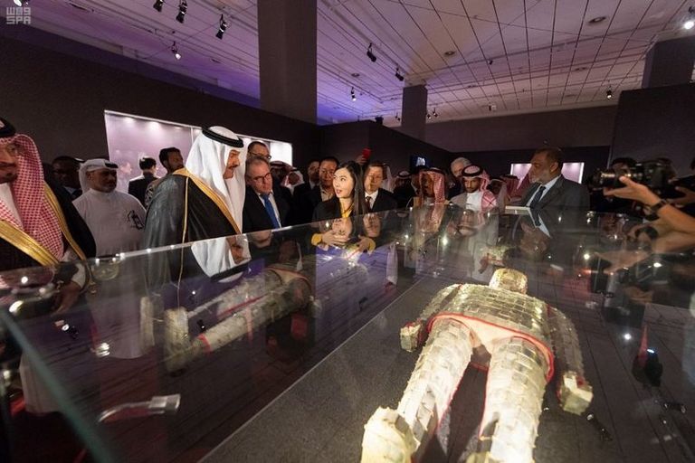 افتتاح معرض "كنوز الصين.. شواهد وآثار على طريق الحرير"