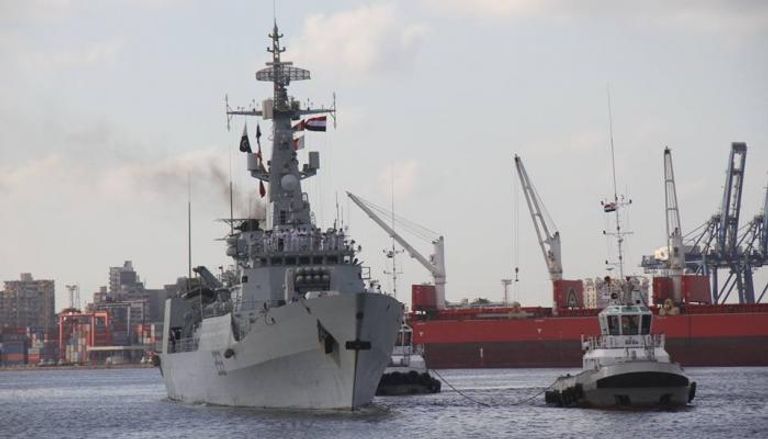البحرية المصرية والباكستانية تنفذان تدريبا عابرا بنطاق البحر المتوسط