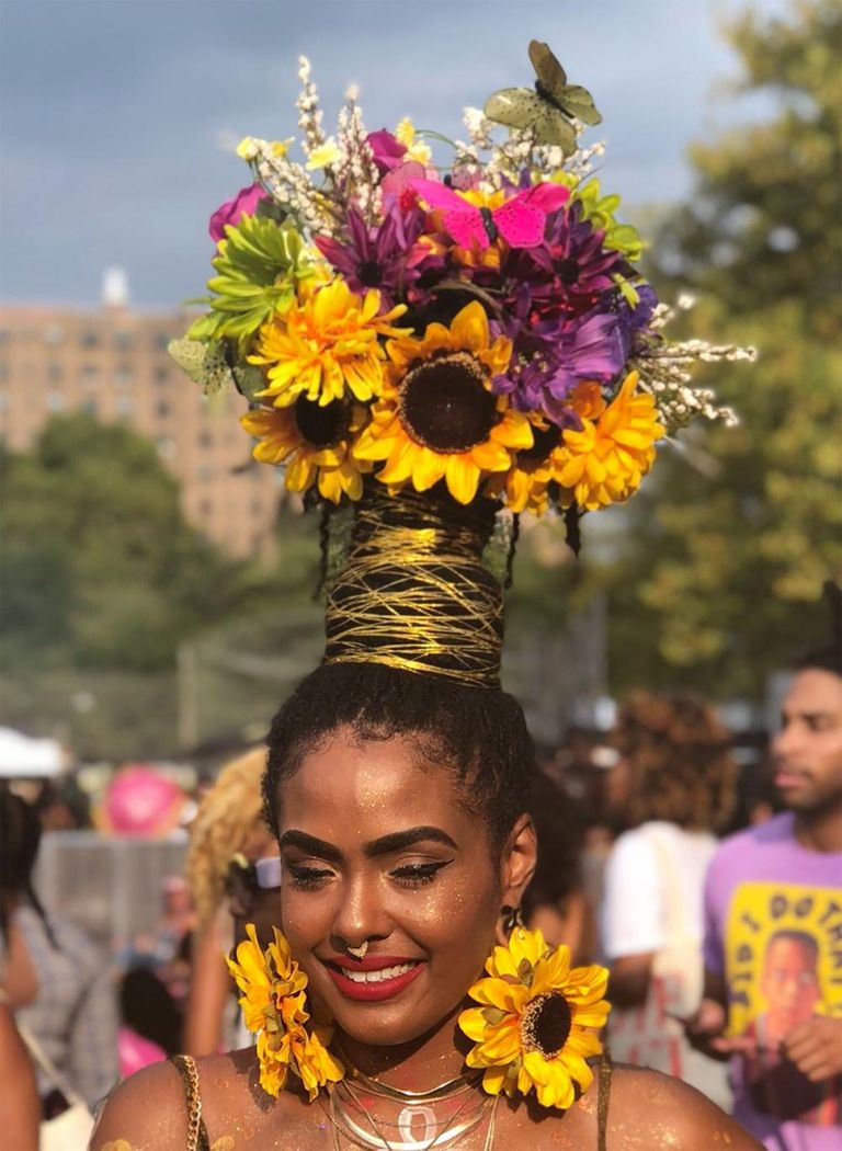 شعر على شكل باقات ورد.. أحدث تقليعات مواقع التواصل الاجتماعي