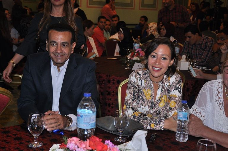 تنصيب الفنانة منة شلبي سفيرة لحملة تدعم مرضى السرطان