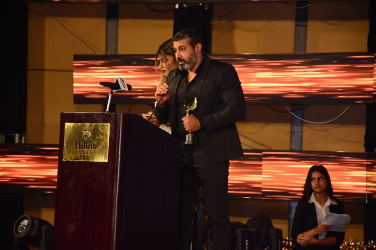 الفنان ياسر جلال الفنان ياسر جلال الفائز بجائزة الجمهور لأفضل ممثل