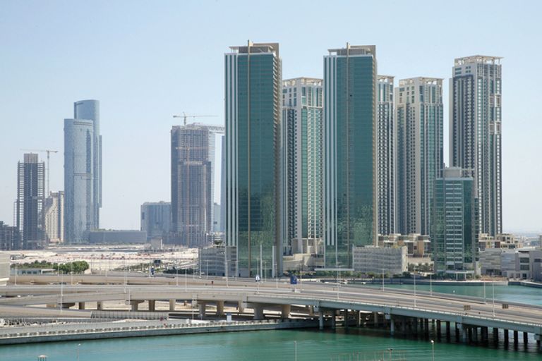 جزيرة دلما في أبوظبي