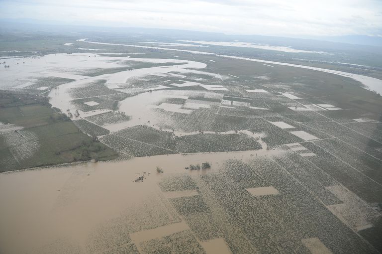 جانب من آثار إعصار "مانكوت" في الفلبين