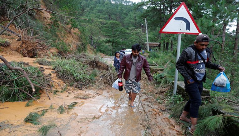 انهيارات أرضية في الفلبين بسبب إعصار مانكوت