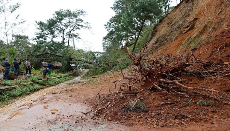 انهيارات أرضية في الفلبين بسبب إعصار مانكوت