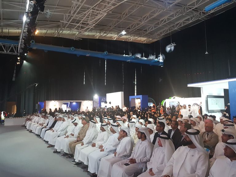  الشيخ نهيان بن مبارك آل نهيان في انطلاق ملتقى الشباب في الظفرة