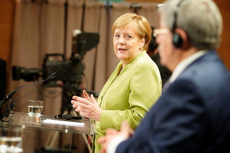 الندوة الصحفية للمستشارة الألمانية مع رئيس الوزراء الجزائري