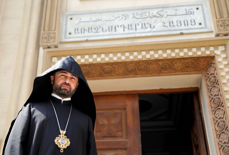 مقبرة مرممة تقف شاهدة على تاريخ الأرمن في القاهرة