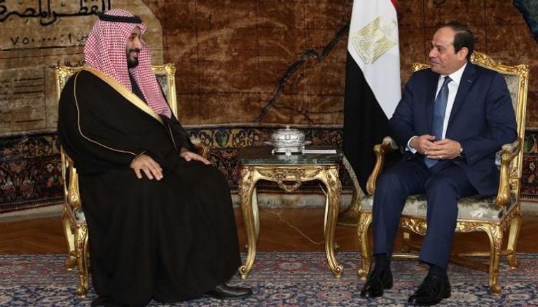 الرئيس المصري وولي العهد السعودي في لقاء سابق- أرشيفية