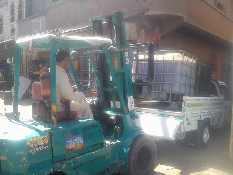 فريق شركة إعادة استعمال زيوت الطعام