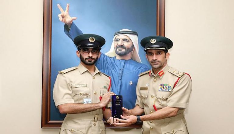القائد العام لشرطة دبي يكرم سعيد مطر الجابري