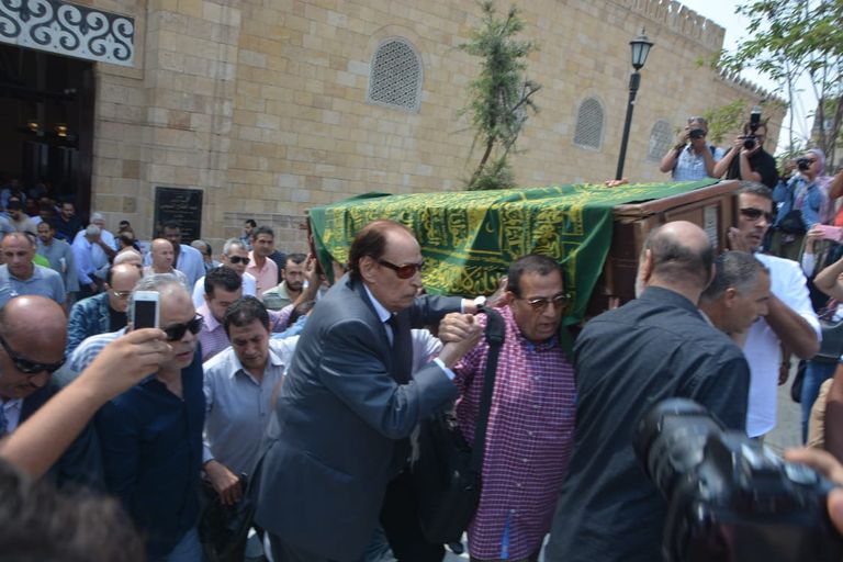 خلال تشييع جثمان الممثل المصري الراحل جميل راتب